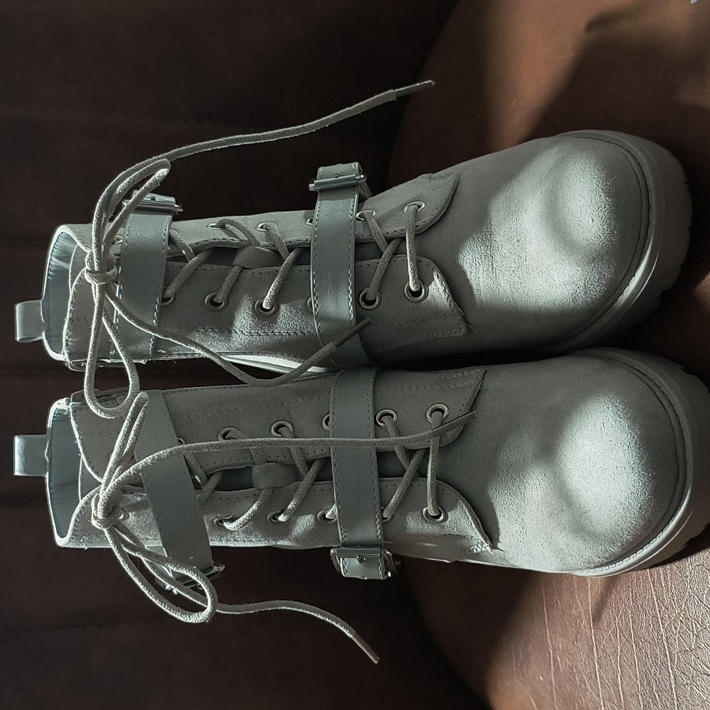 Shoe dazzle chunky wedge heel boots
